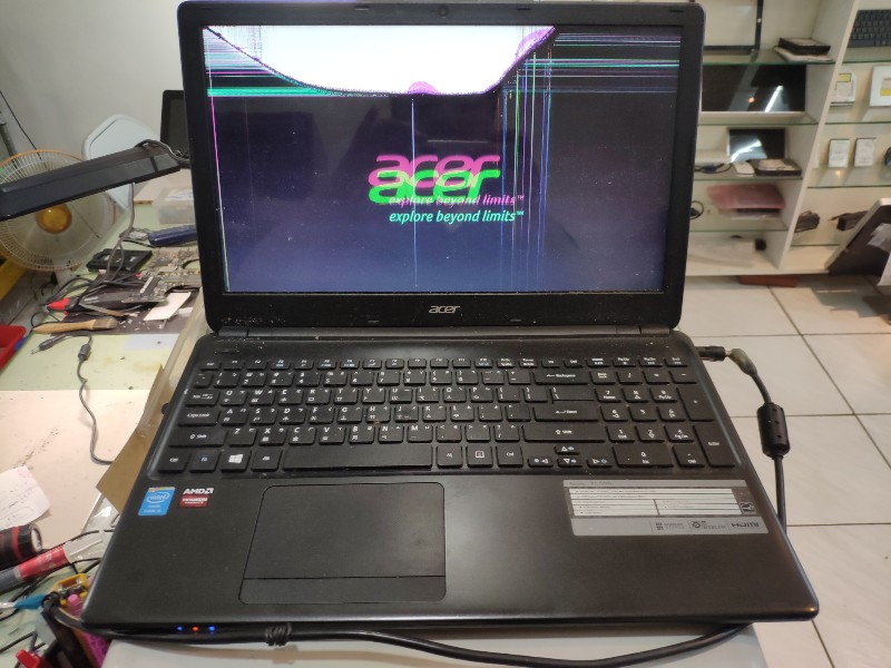 Acer e1-572 螢幕破裂 更換全新螢幕