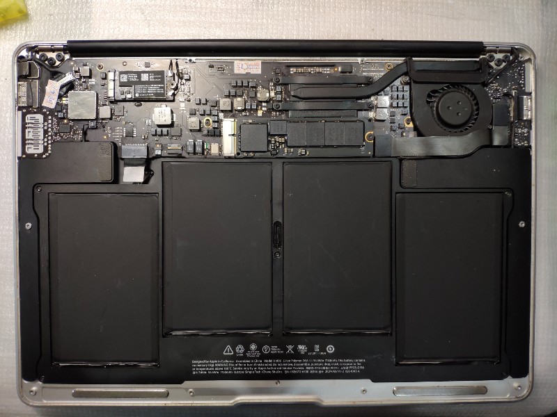 Apple a1466 2015年機 不過電 滲水 不開機維修，電源模組，電源Ic故障，維修ok