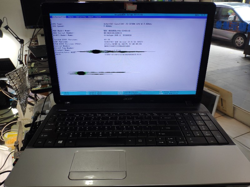 ACER E1-571 螢幕破裂壓壞，更換全新螢幕，現貨現場更換30-60分鐘換好。。