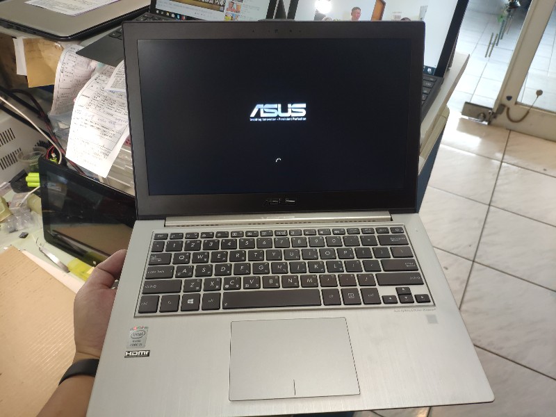 ASUS UX32L不開機，不過電 按開機鍵無反應，查修後連待機電壓3V.5V都沒有，往上查也沒有V+19V，更換電源模組電源IC  OK,