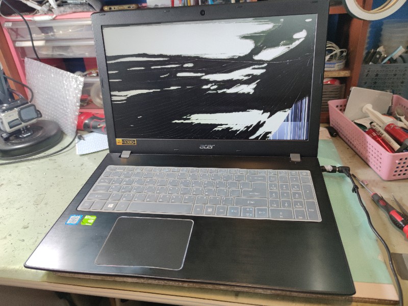 acer 新型筆電 螢幕破裂 現場更換 快速維修ok 各廠牌螢幕破裂都有更換來電洽詢