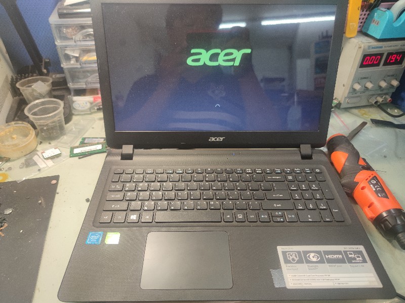 Acer es1 532g 快速維修。不顯示，不開機，螢幕破裂，鍵盤故障都可維修更換。