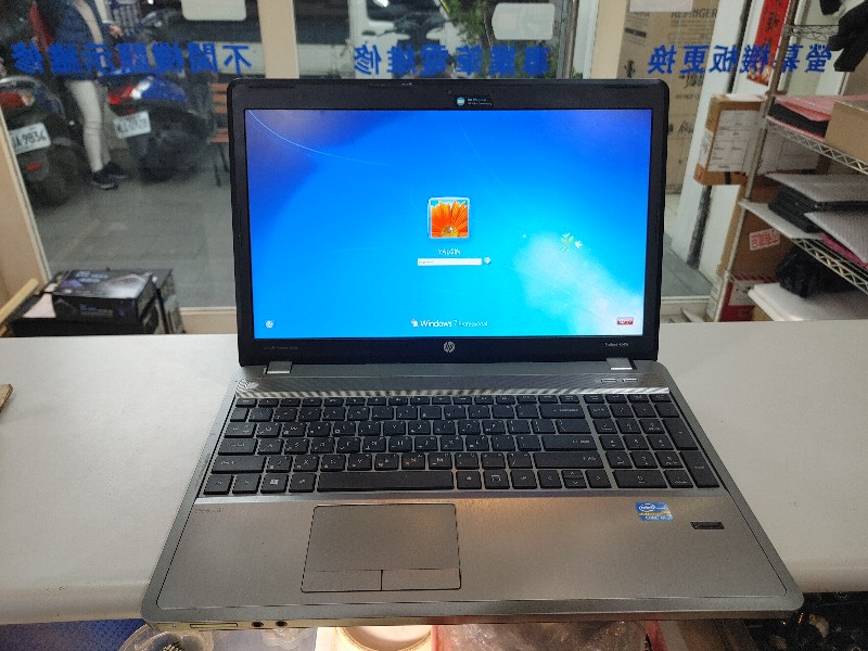 Hp probook4540s 轉軸上蓋斷裂 現場維修 有通問題或不開機 其他維修都可來電洽詢。