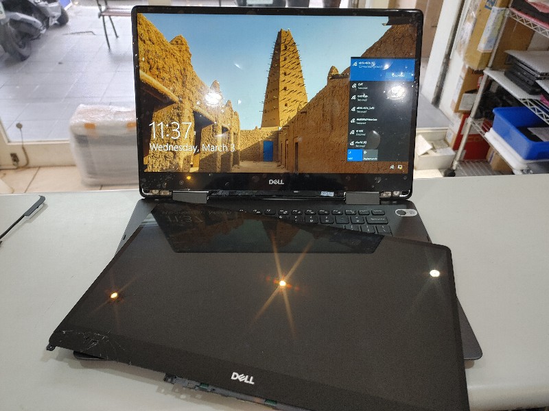 dell 15 7000 p76f 觸摸螢幕破裂 現場維修當天取件ok 以修很多台了，有同問題都可送來維修，可電洽詢。維修好，超低價錢。專精筆電維修，保固90天。