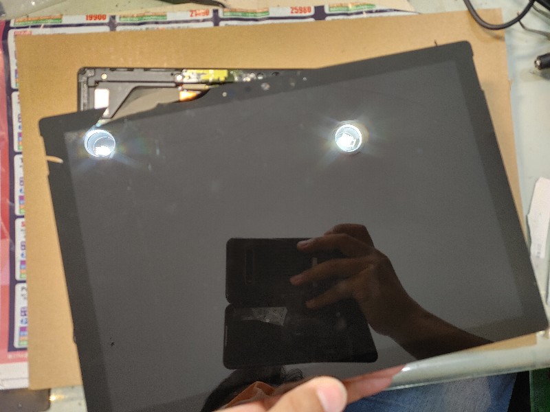 Surface pro7 螢幕破裂 現場更換全新螢幕 約2小時完修ok pro6 pro5 pro4 pro3也有喔