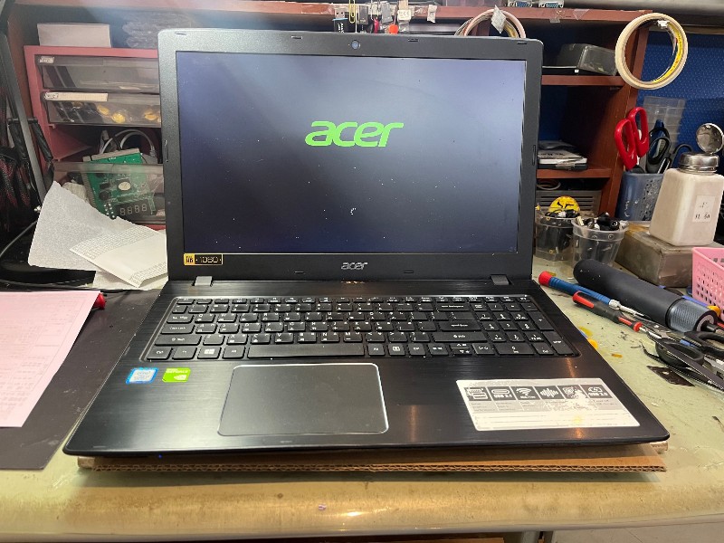 實機修-Acer e5-576轉軸上蓋斷裂開開的，現場維修ok,約1-2小時完修，同故障問題都可送到門市維修可來電洽詢。