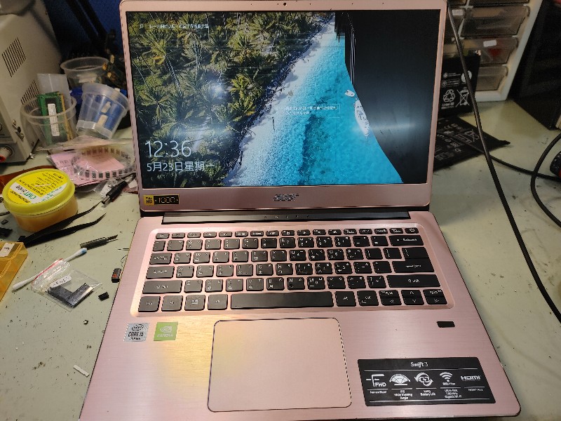 實機修-acer sf314-58螢幕破裂 現場更換螢幕ok 專業筆電維修各廠牌螢幕都有更換可來電洽詢。