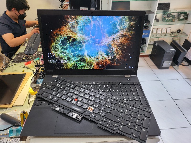 Lenovo t590客戶送修 鍵盤故障 現貨現場更換，筆電各廠牌鍵盤都有，可來電洽詢。