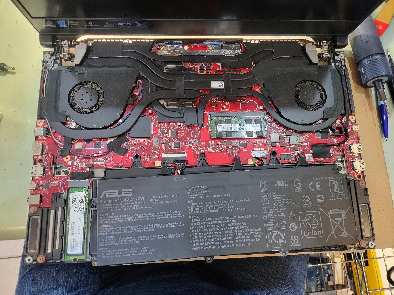 實機修-asus gx701l 電池不續電 現場更換電池快速維修ok,各廠牌筆電電池不續電都有貨，可先來電洽詢，現場更換完修，主機板也可快速維修。@nb3c