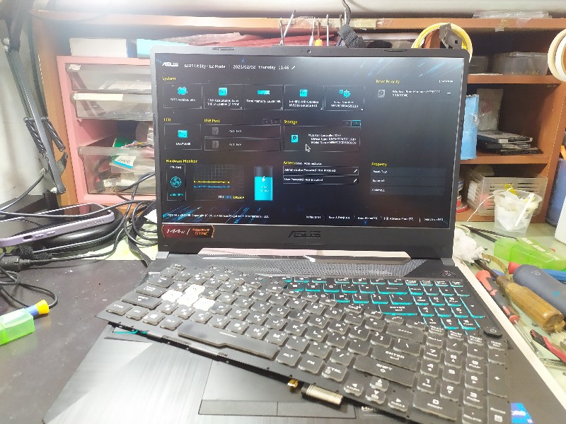 實機修-asus fx506hm 鍵盤故障很多鍵都無法按出來，現貨現場更換全新鍵盤 ok,主板風扇很多灰塵散熱膏硬化，深層清潔保養，重上散熱膏ok,各廠牌風扇都有現貨可現場安裝，可來電洽詢。