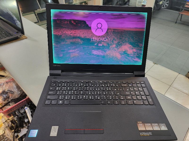 Lenovo v110螢幕顯示異常，測試為螢幕故障，現貨現場更換快速維修ok,有同問題都可送到門市維修。