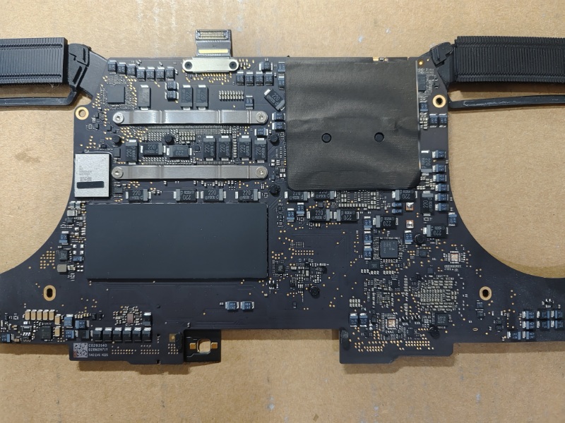 APPLE A1990 實機拆解維修 不過電不開機,插電無反應 檢測主機板電源訊號 有短路 查到電源模組零件故障更換後OK開機顯示正常 裝機測OK 技術故障位置不方便透露 專業各廠牌筆電都有維修,螢幕 鍵盤 外殼轉軸 主機板專業維修 快速維修當天可維修好 可來電洽詢 LINE:@nb3c