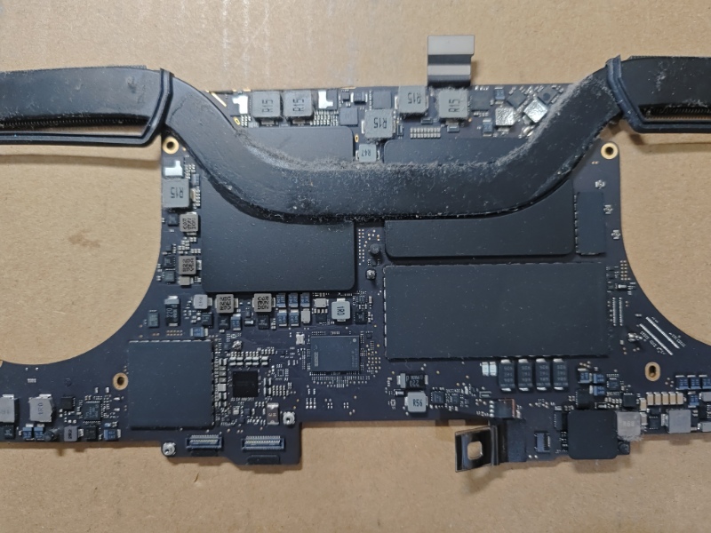 APPLE A1990 實機拆解維修 不過電不開機,插電無反應 檢測主機板電源訊號 有短路 查到電源模組零件故障更換後OK開機顯示正常 裝機測OK 技術故障位置不方便透露 專業各廠牌筆電都有維修,螢幕 鍵盤 外殼轉軸 主機板專業維修 快速維修當天可維修好 可來電洽詢 LINE:@nb3c