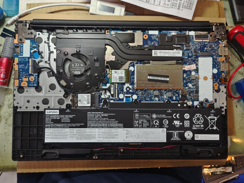 LENOVO E15 可開機 不充電 實機維修檢測主機板維充電模組故障更換充電IC OK現場快速維修,專業各廠牌筆電都有維修,螢幕 鍵盤 外殼轉軸 主機板專業維修 快速維修當天可維修好 可來電洽詢 LINE:@nb3c