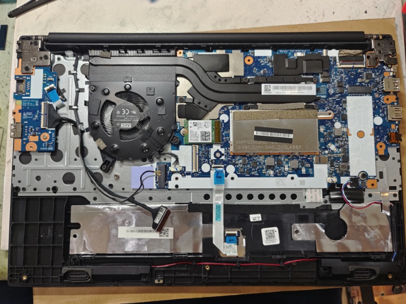 LENOVO E15 可開機 不充電 實機維修檢測主機板維充電模組故障更換充電IC OK現場快速維修,專業各廠牌筆電都有維修,螢幕 鍵盤 外殼轉軸 主機板專業維修 快速維修當天可維修好 可來電洽詢 LINE:@nb3c