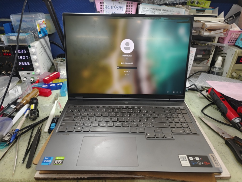 lenovo legion 7 16i 螢幕破裂 現貨現場維修ok 各廠牌筆電都有維修，螢幕 鍵盤 外殼轉軸 主機板專業維修 可來電洽詢 LINE:@nb3c