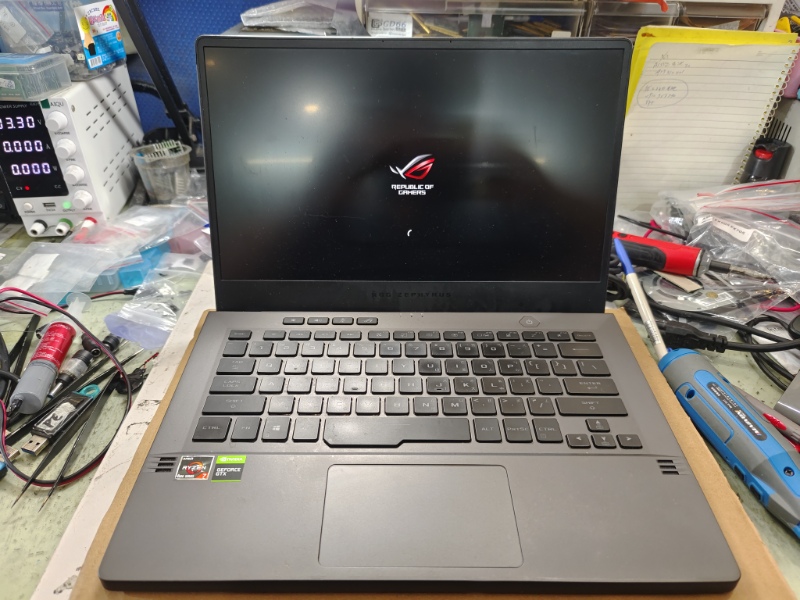 Asus ga401l 不開機 不過電 實機拆解維修 主機板電源模組損壞導致不開機更換全新電源模組ic 開機ok ，各廠牌筆電專業維修 大台中筆電維修 line:@nb3c