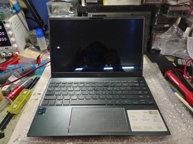 ASUS UX325E 螢幕破裂不顯示 螢幕現貨現場維修OK,專業各廠牌筆電都有維修，螢幕 鍵盤 外殼轉軸 主機板專業維修 快速維修當天可維修好 可來電洽詢 LINE:@nb3c