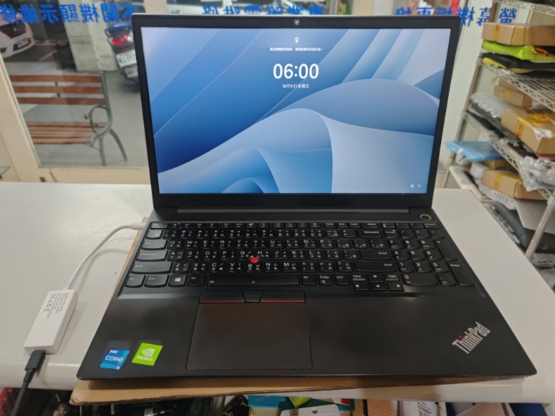 LENOVO E15 可開機 不充電 實機維修檢測主機板維充電模組故障更換充電IC OK現場快速維修,專業各廠牌筆電都有維修，螢幕 鍵盤 外殼轉軸 主機板專業維修 快速維修當天可維修好 可來電洽詢 LINE:@nb3c